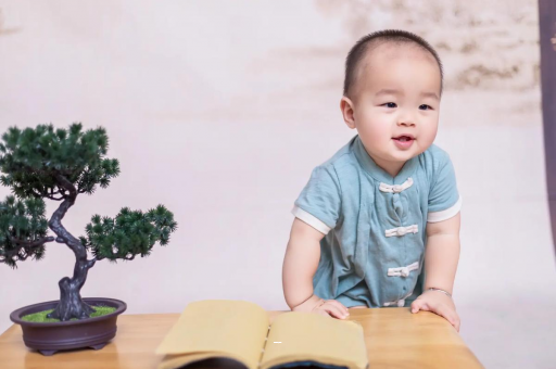 敦煌宝宝脸上小白点